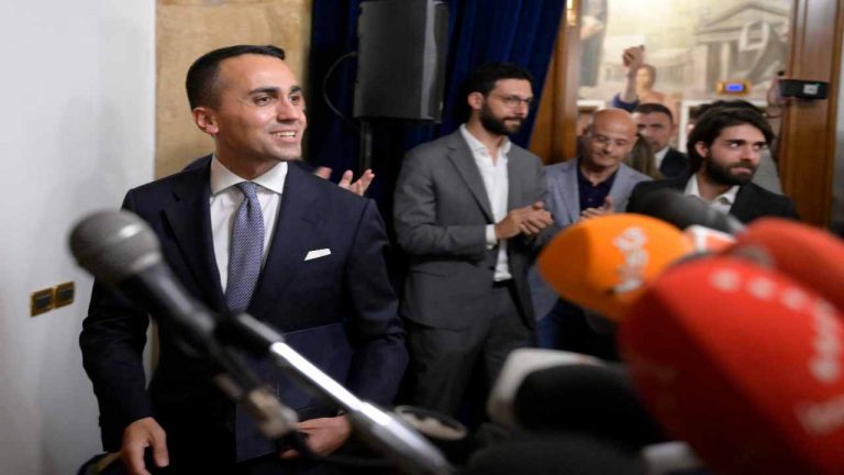 Movimento Stelle Luigi Di Maio Spacca Lequilibrio Scelta Sofferta