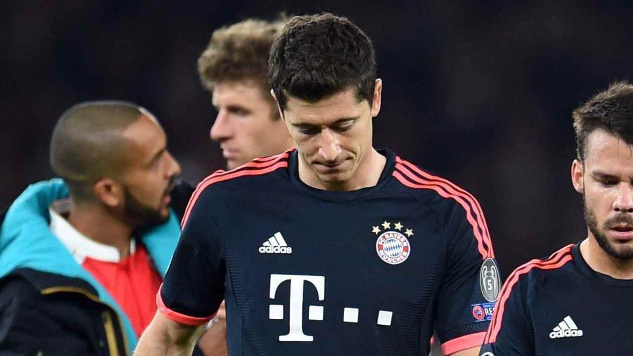 Lewandoawski con l'espressione rattristata