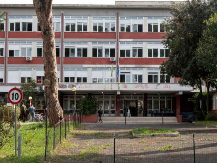 studente preside liceo montale roma